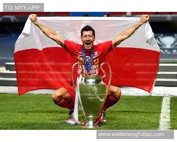 35号球衣足球明星的传奇故事与辉煌成就揭秘 35号球衣足球明星的传奇故事与辉煌成就揭秘