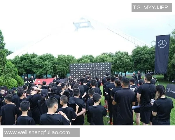 上海网球队与成都网球队赛后战术分析与复盘探讨 上海网球队与成都网球队赛后战术分析与复盘探讨