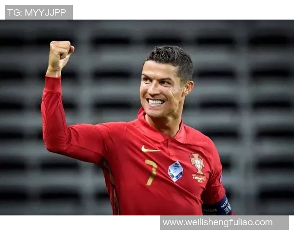 全球足球明星的职业生涯与成就全景介绍