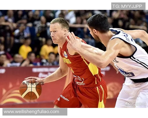 南京篮球队在世界杯积分榜上以88分稳居第一名展现强劲实力 南京篮球队在世界杯积分榜上以88分稳居第一名展现强劲实力