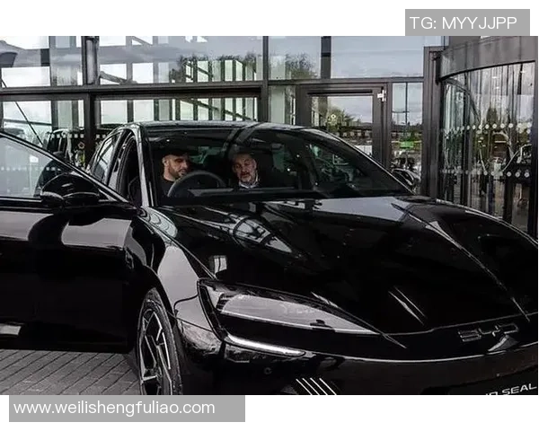 揭秘足球明星包包背后的故事与品牌影响力分析