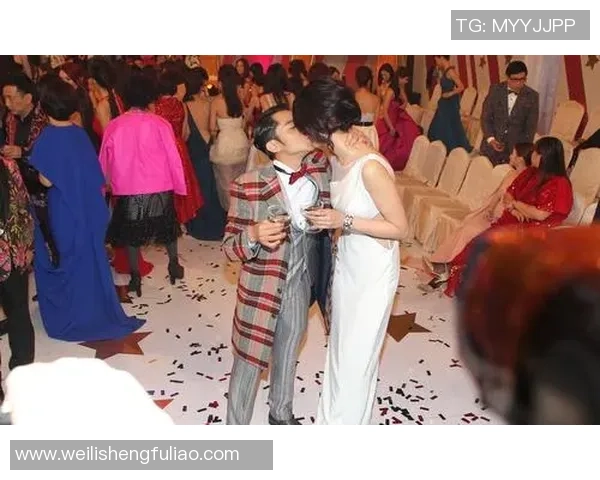 足球明星贝尔与妻子的甜蜜瞬间曝光美丽照片引发热议 足球明星贝尔与妻子的甜蜜瞬间曝光美丽照片引发热议