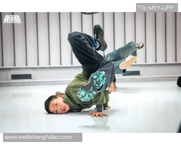 专业解读：重庆街舞队的中路突破打法